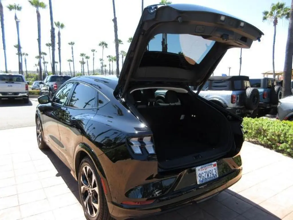 Ford Mustang Mach-E 2023 Premium 4dr SUV