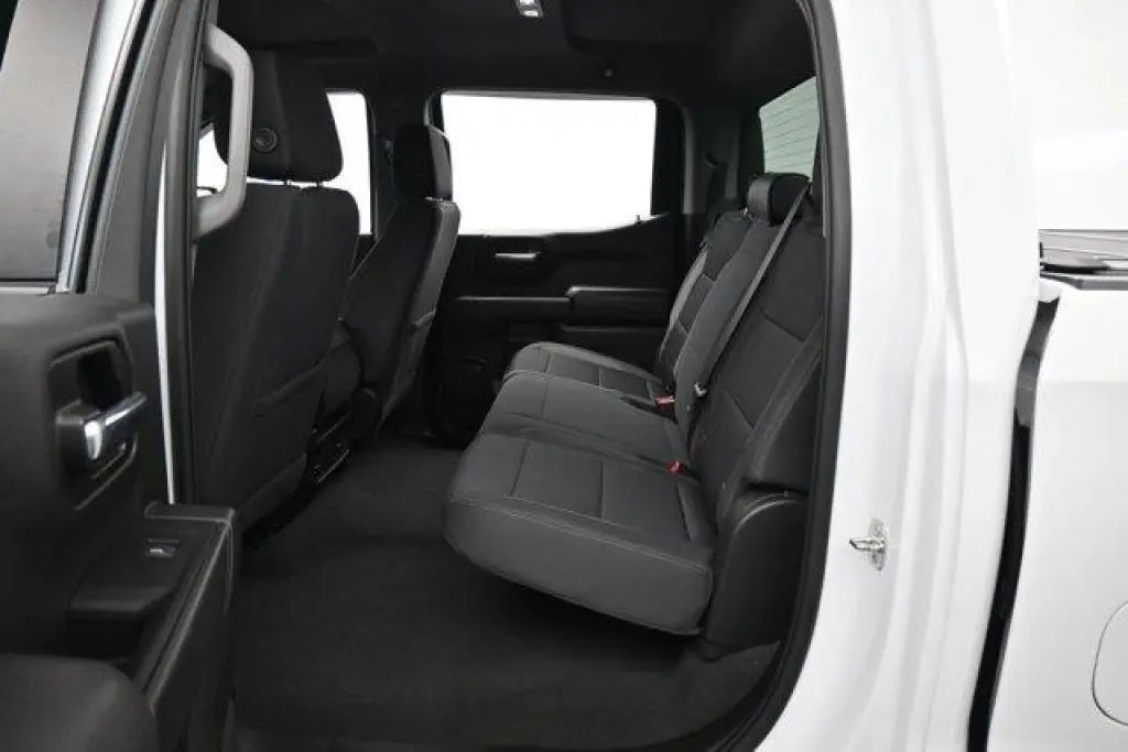 Chevrolet Silverado 1500 2023 4x2 Custom 4dr Crew Cab 5.8 ft. SB