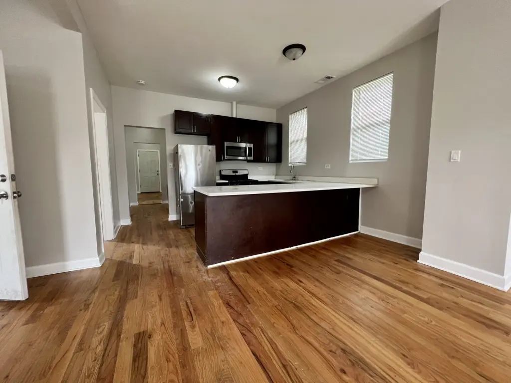 Propiedad en alquiler con 3 habitaciones y 1.5 baños en Chicago