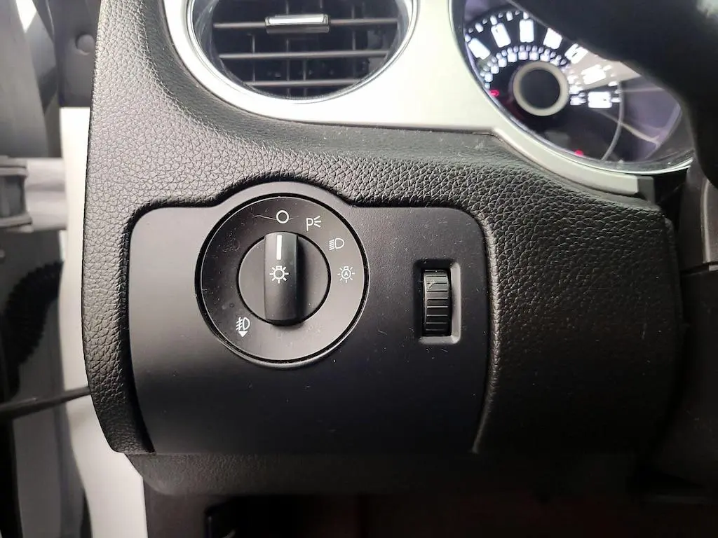 Ford Mustang 2014 V6 Premium 2dr Convertible