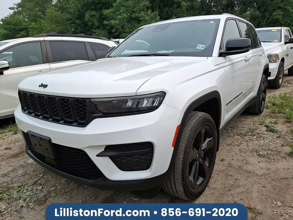 Jeep Grand Cherokee 2023 4x4 Laredo 4 puertas SUV