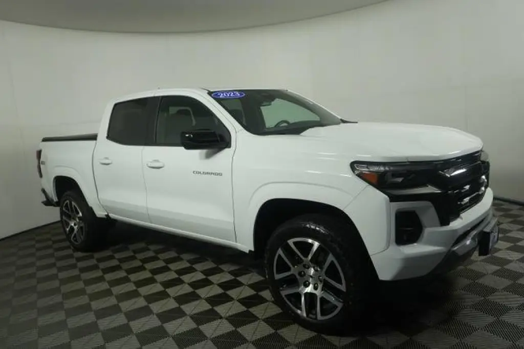 Chevrolet Colorado 2023 4x4 Z71 4 puertas Crew Cab 5 pies. SB