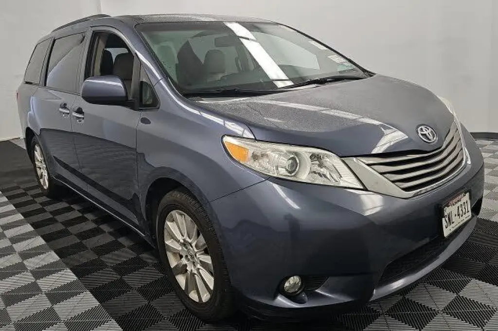 Toyota Sienna 2015 AWD XLE 7-Passenger 4dr Mini-Van