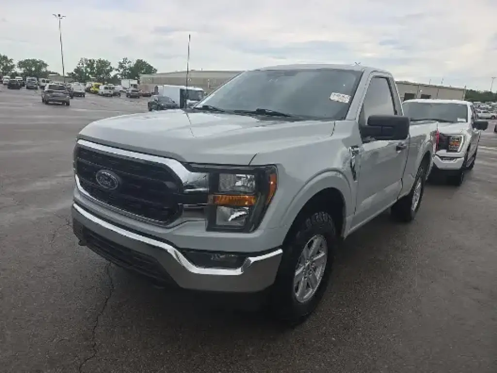 Ford F-150 2023 4x4 XLT Cabina Regular 2 puertas 6.5 pies SB