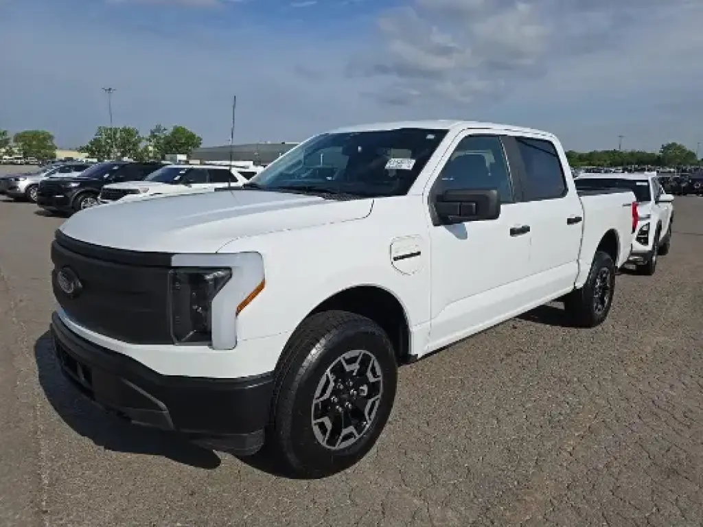 Ford F-150 Lightning 2023 AWD Pro 4 puertas SuperCrew 5.5 pies SB