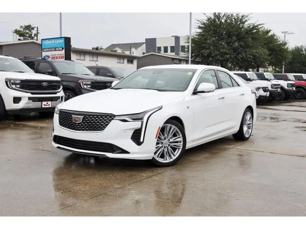 Cadillac CT4 2026 Premium Lujo 4dr Sedan