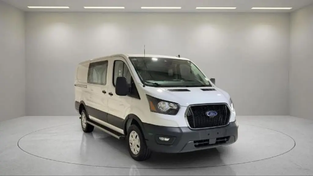 Ford Transit 2025 250 3 puertas LWB Techo Bajo Furgón de Carga