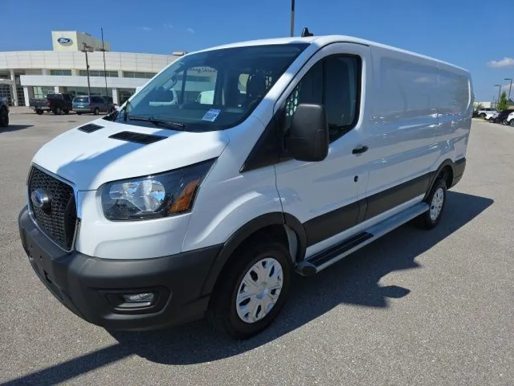 Ford Transit 2025 250 3 puertas SWB Techo bajo Furgón de carga
