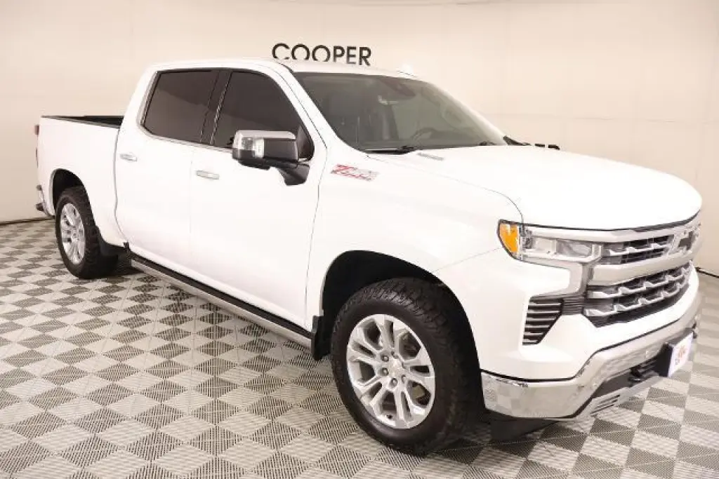 Chevrolet Silverado 1500 2023 4x4 LTZ 4 puertas Cabina doble 5.8 pies. Caja corta