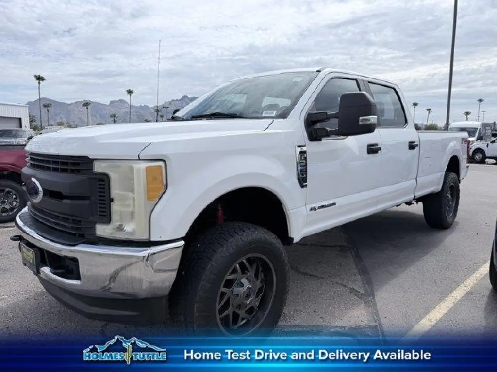 Ford F-350 Super Duty 2017 4x4 XL Cabina Crew 4 puertas 8 pies LB SRW Pickup