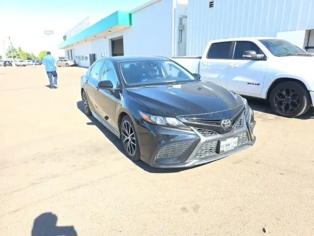 Toyota Camry 2021 SE 4 puertas Sedan