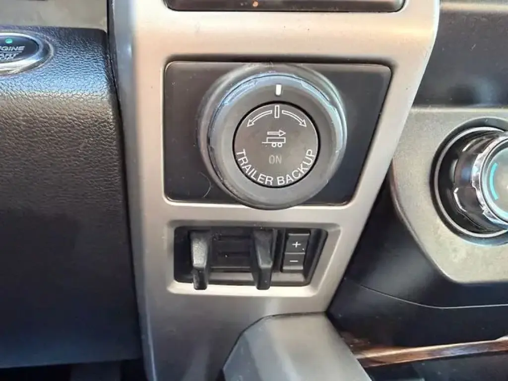 Ford F-150 2019 4x4 Lariat 4 puertas SuperCrew 5.5 pies. Caja corta