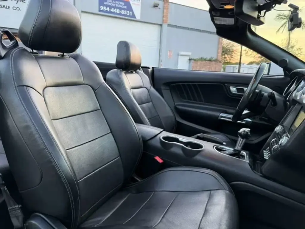 FORD MUSTANG GT PREMIUM