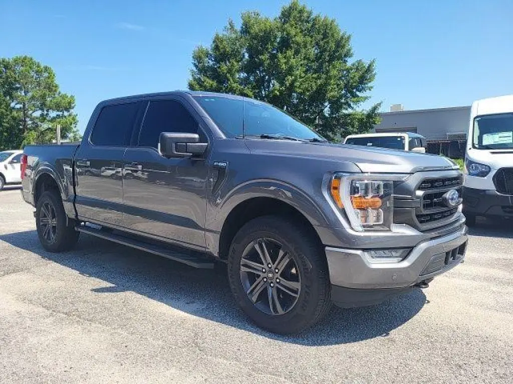 Ford F-150 2022 4x4 XLT 4 puertas SuperCrew 5.5 pies. SB