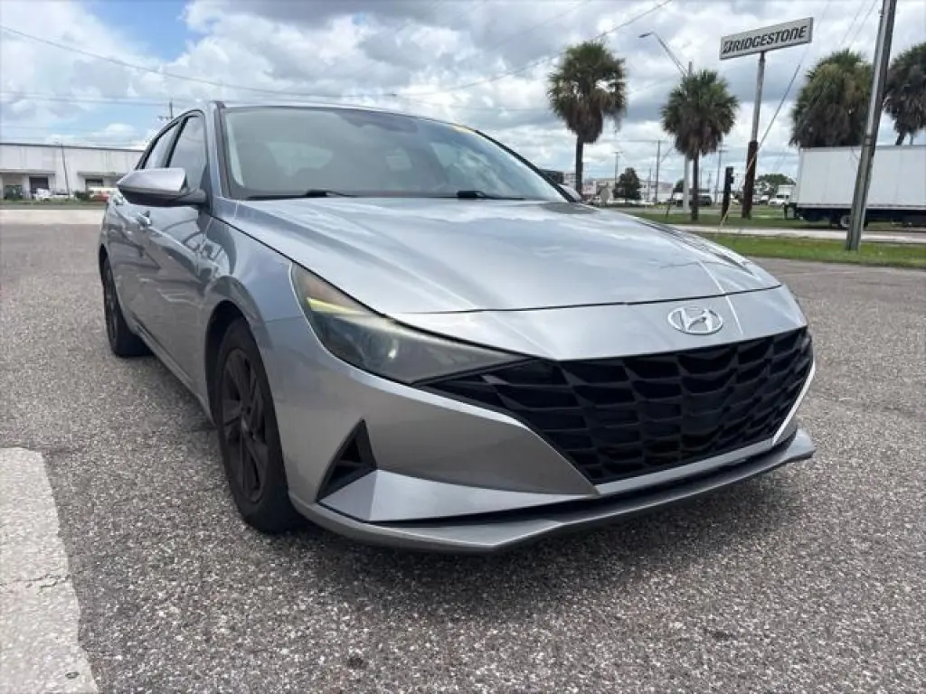 Hyundai ELANTRA 2021 SEL 4 puertas Sedan
