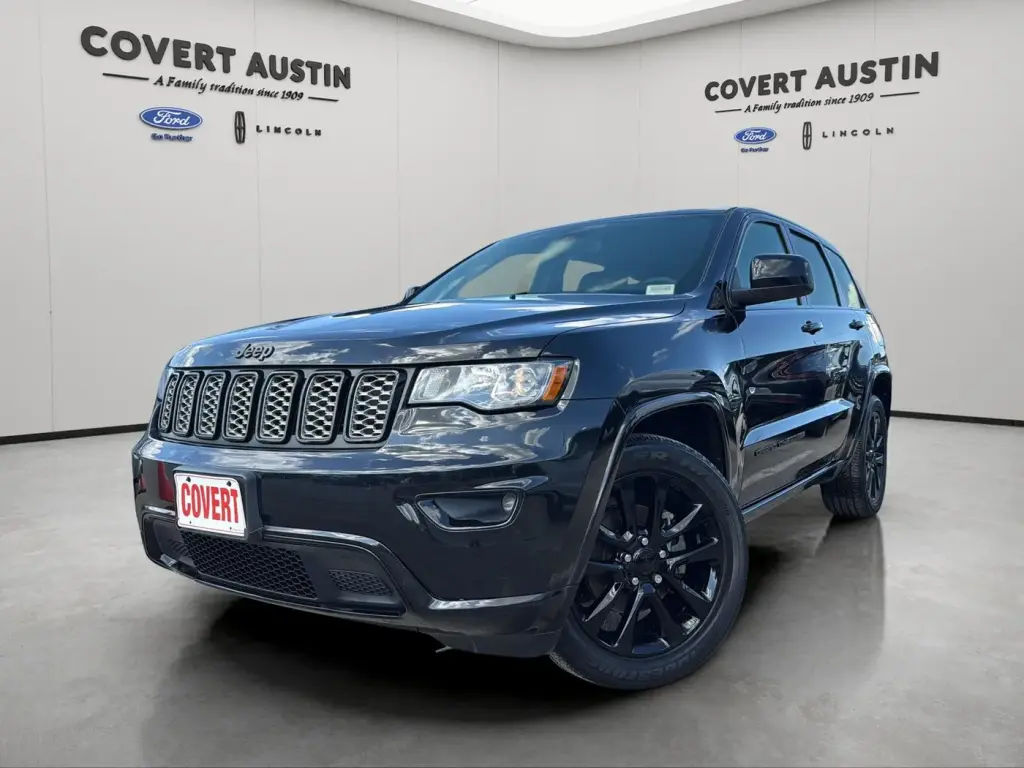 Jeep Grand Cherokee 2019 4x4 Laredo 4 puertas SUV