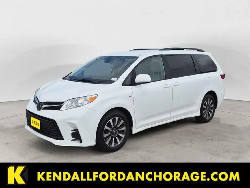 Toyota Sienna 2019 AWD LE 7 pasajeros 4 puertas Minivan
