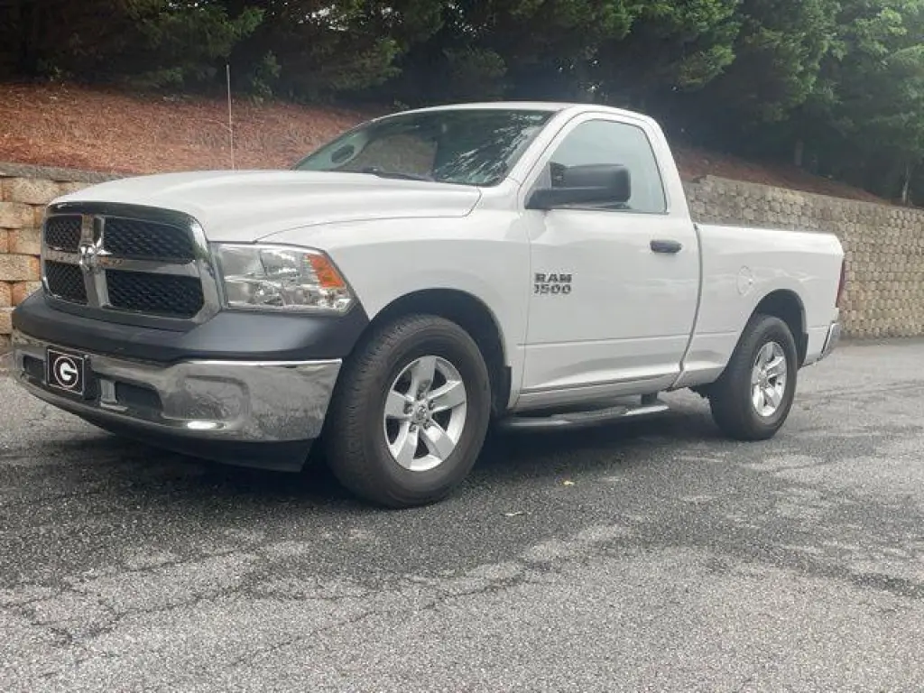 Ram 1500 2018 4x2 Express Cabina Regular 2 puertas 6.3 pies. Pickup SB