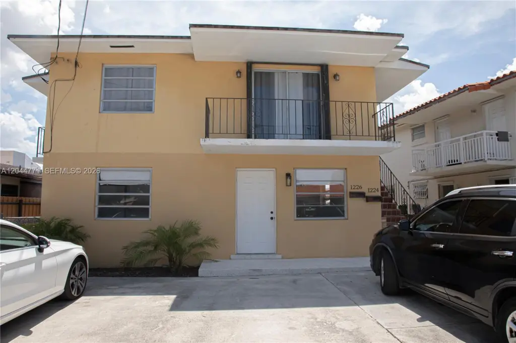 Propiedad en alquiler con 3 habitaciones y 2 baños en Miami