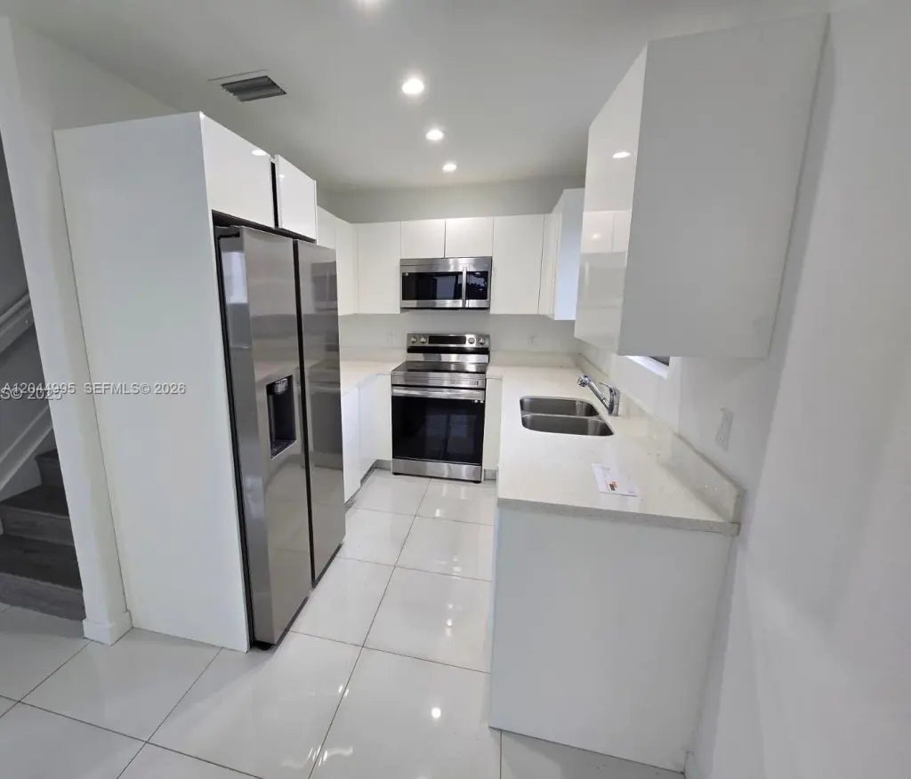 Propiedad en alquiler con 3 habitaciones y 2.5 baños en Miami