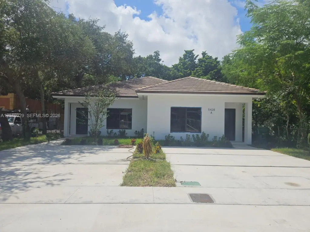 Propiedad en alquiler con 3 habitaciones y 2 baños en Miami