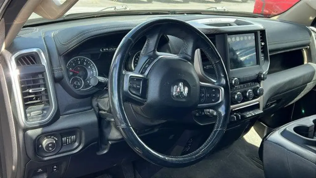 Ram 1500 2019 4x4 Laramie 4dr Crew Cab 5.6 ft. SB Pickup