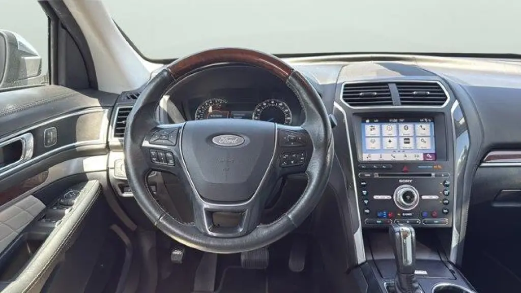 Ford Explorer 2018 AWD Platinum 4dr SUV