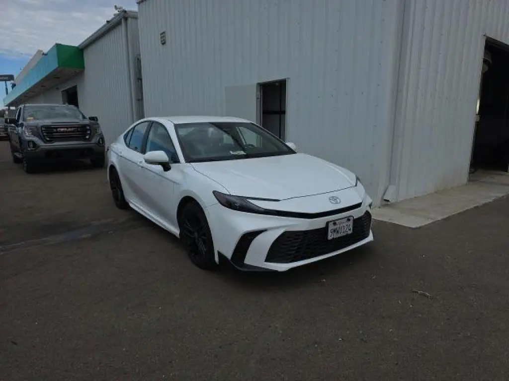 Toyota Camry 2025 SE 4dr Sedan
