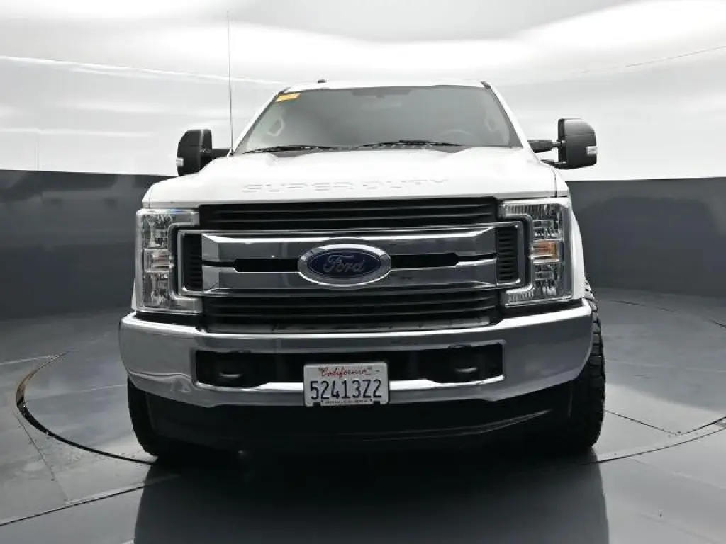 Ford F-250 Super Duty 2019 4x4 XLT 4dr Crew Cab 6.8 ft. SB Pickup
