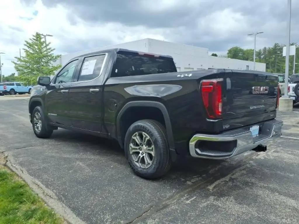 GMC Sierra 1500 2025 4x4 SLT 4dr Crew Cab 5.8 ft. SB