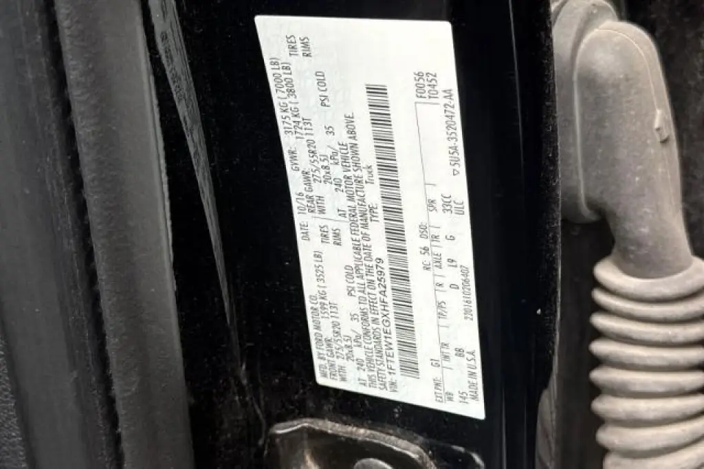 Ford F-150 2017 4x4 Platinum 4dr SuperCrew 5.5 ft. SB