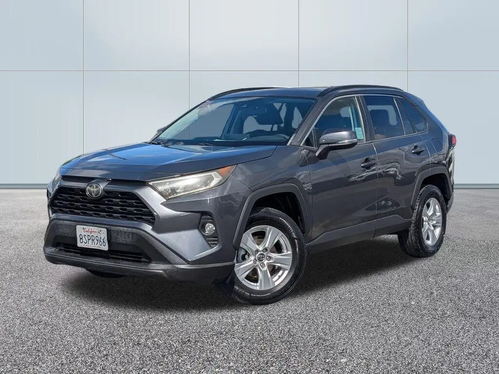 Toyota RAV4 2019 XLE 4dr SUV