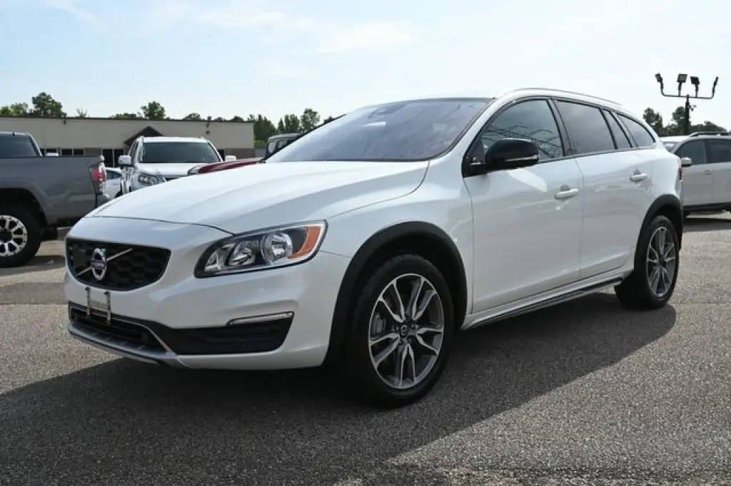 2018 Volvo V60 Cross Country T5 Premier