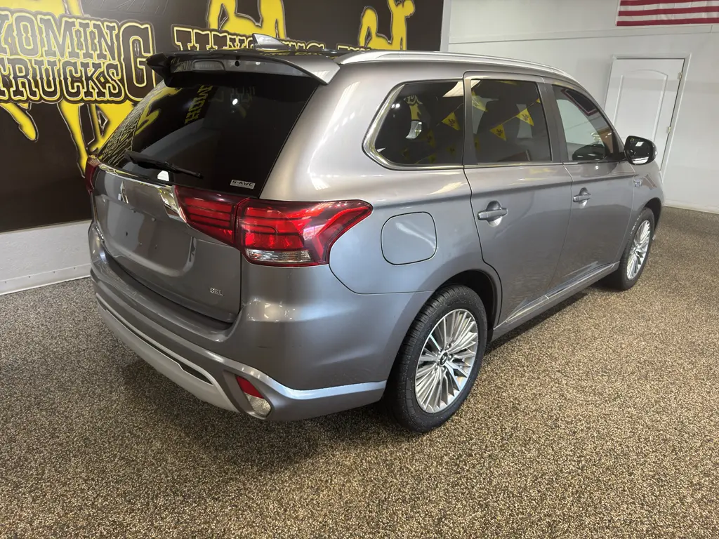 2022 Mitsubishi Outlander PHEV
