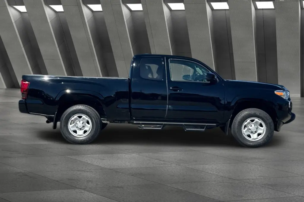 Toyota Tacoma 2023 4x4 TRD Off-Road 4dr Access Cab 6.1 ft LB