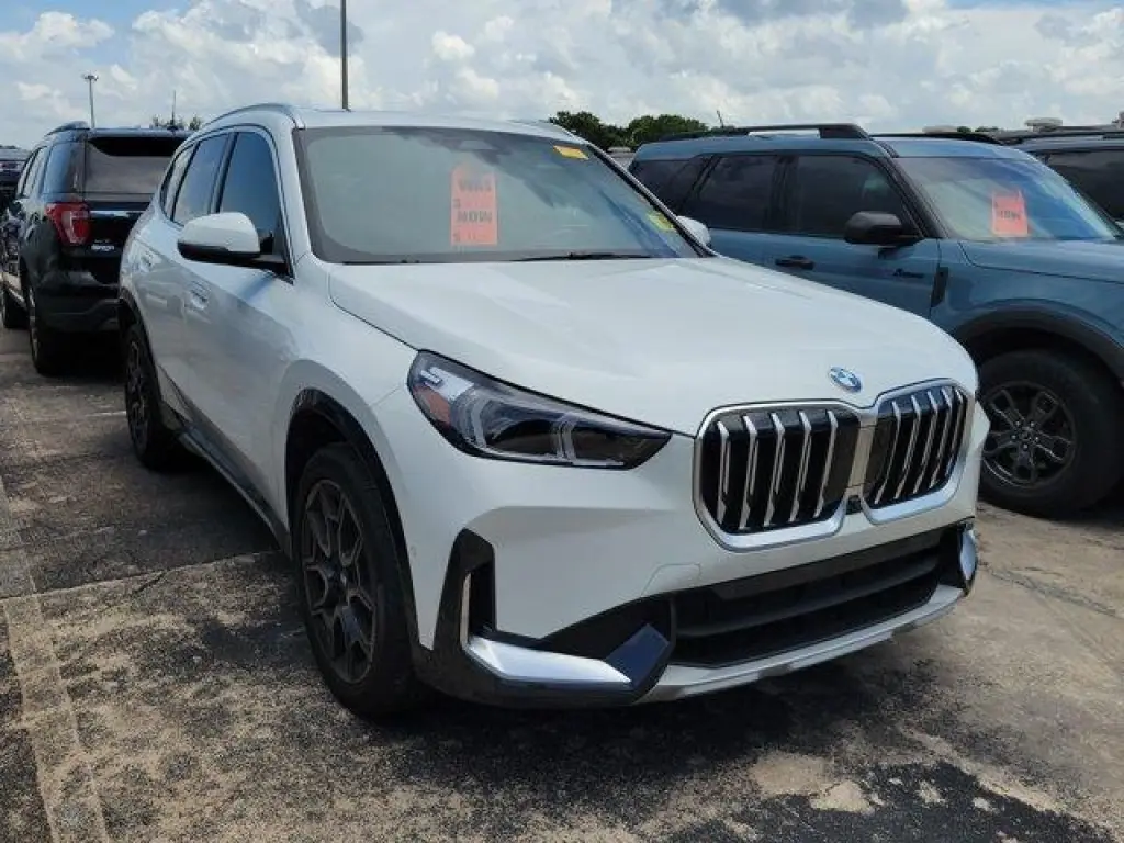 Vehículo de Actividad Deportiva BMW X1 2025 AWD xDrive28i 4 puertas