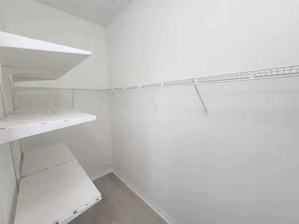 Propiedad en alquiler con 4 dormitorios y 2.5 baños en Miami.