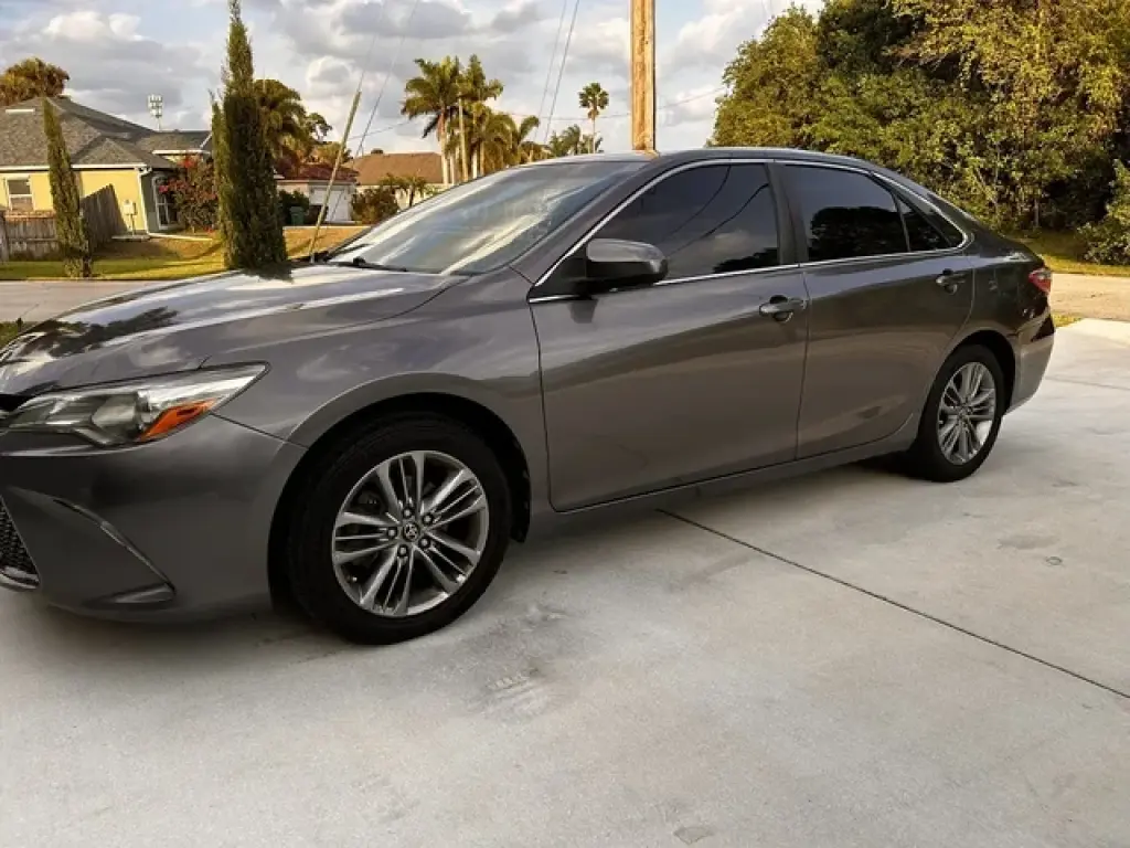 2016 TOYOTA CAMRY SE