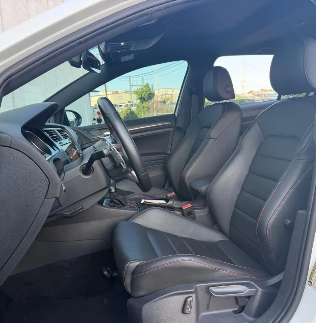 2021 Volkswagen Golf GTI SE