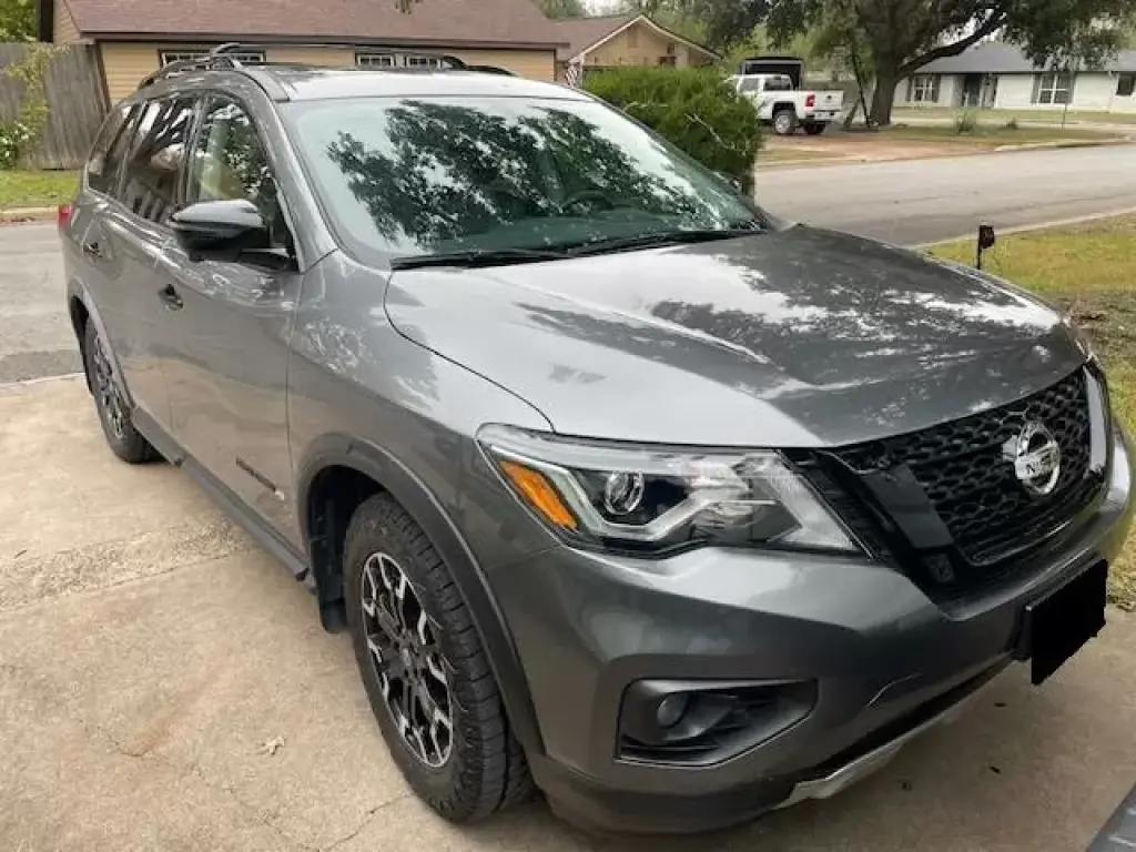 2020 Nissan Pathfinder SL