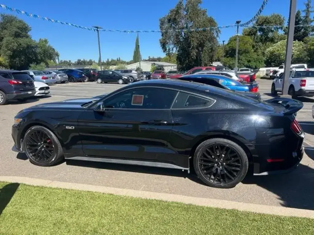 Ford Mustang 2016 GT Premium 2dr Fastback