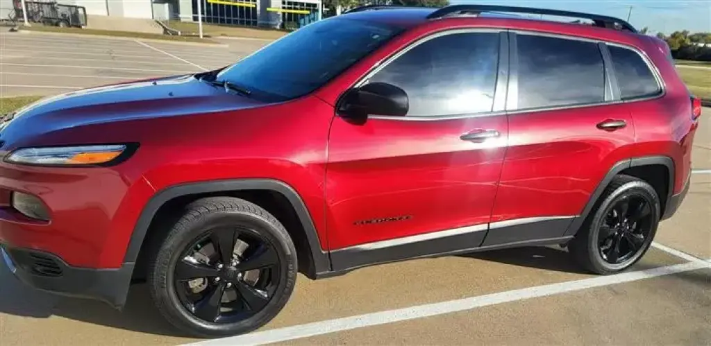 2016 Cherokee SPORT