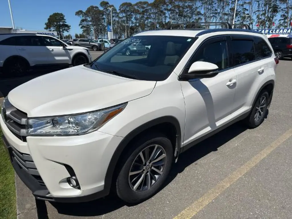 Toyota Highlander 2019 AWD XLE 4dr SUV