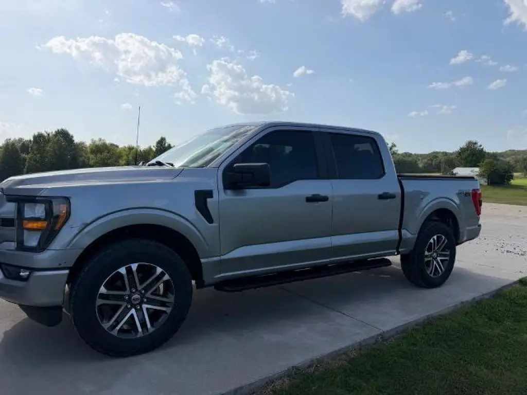 Ford F-150 2023 4x4 XL 4dr SuperCrew 5.5 ft. SB