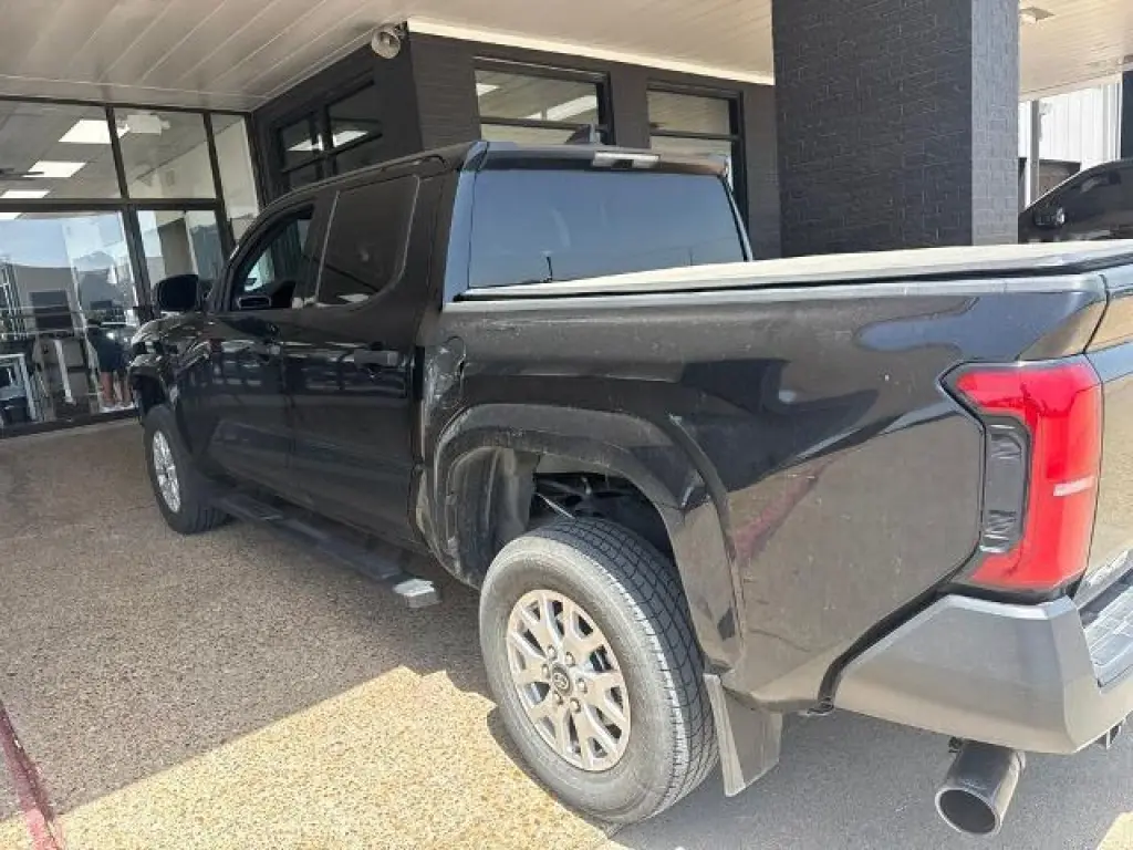 Toyota Tacoma 2024 4x4 SR 4dr Double Cab 5.0 ft SB 8A