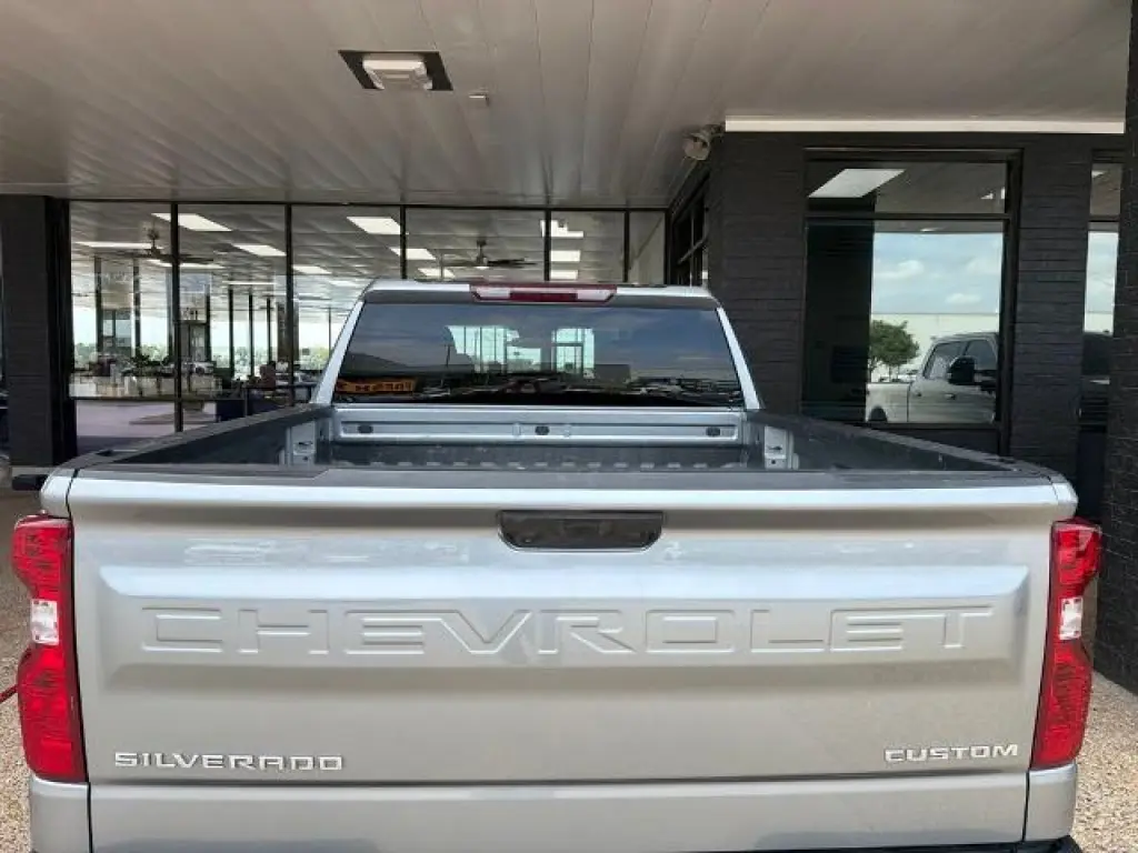 Chevrolet Silverado 1500 2024 4x2 Custom 4dr Crew Cab 5.8 ft. SB