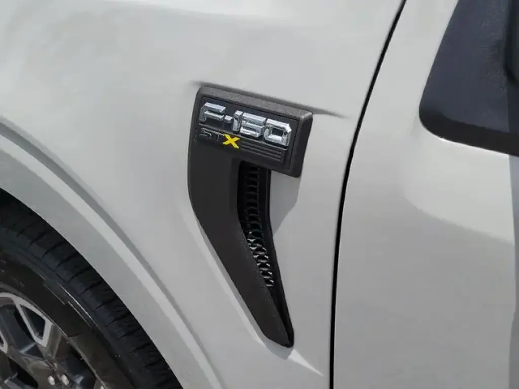 Ford F-150 2024 4x2 STX 4dr SuperCrew 5.5 ft. SB