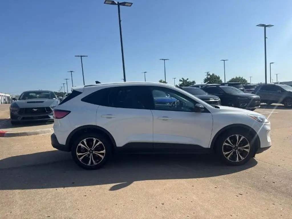 Ford Escape Hybrid 2021 SE 4dr SUV