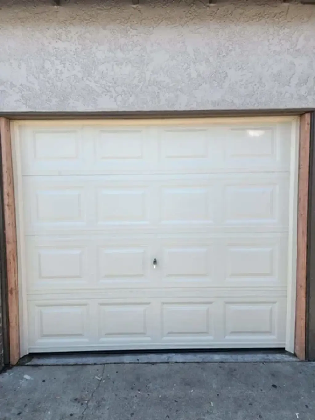 Single rollup garage door