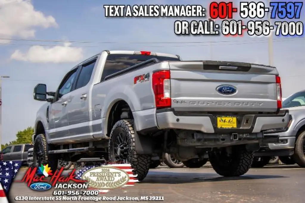 Ford F-250 Super Duty 2019 4x4 Lariat 4dr Crew Cab 6.8 ft. SB Pickup